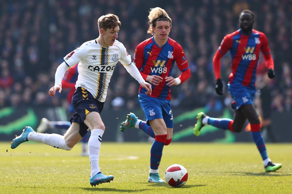 BB-风云突变！法兰克福关键时刻调整名单，足总杯版图或变，更衣室稳定，年轻球员得到机会的简单介绍-BB